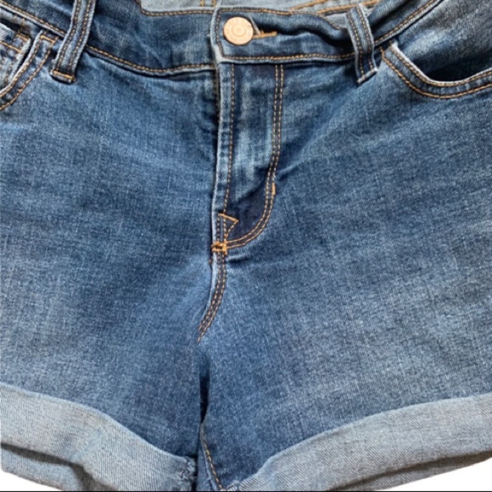 Old Navy Blue Denim Boyfriend Reg Jean Shorts Dune Wash Cuffed Hem Size 6 - Picture 10 of 13
